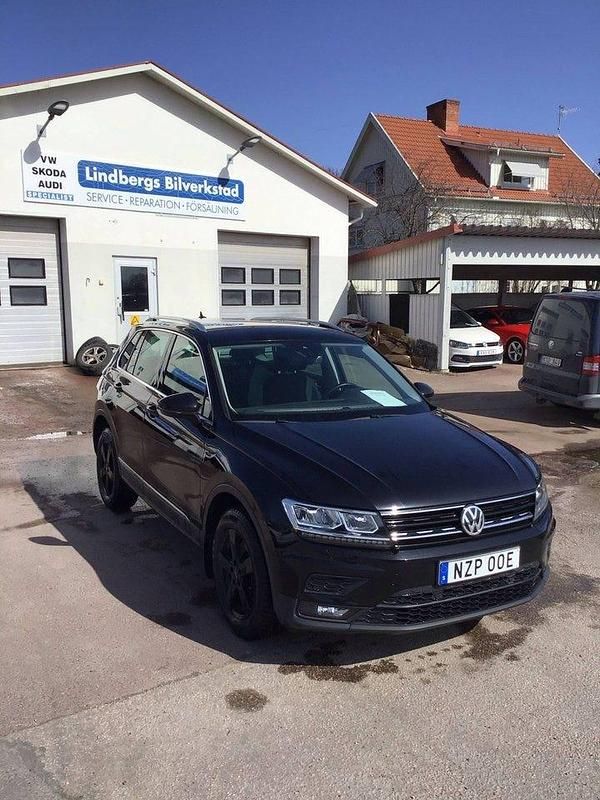 Svart Begagnad 2019 VW Tiguan SUV | 269 500 kr (Lite dyr) - Bild 1/4