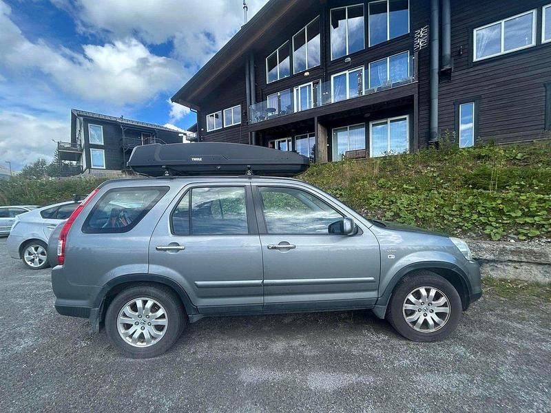 Grå Begagnad 2005 Honda CR-V SUV | 10 000 kr (Bra pris) - Bild 1/4