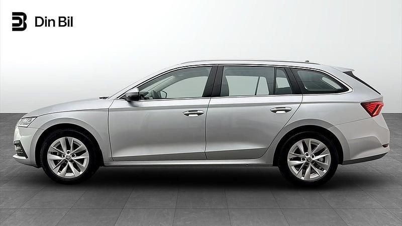 Begagnad Skoda Octavia Style 110 HK (80 kW) 2023 Ljusgrå Kombi