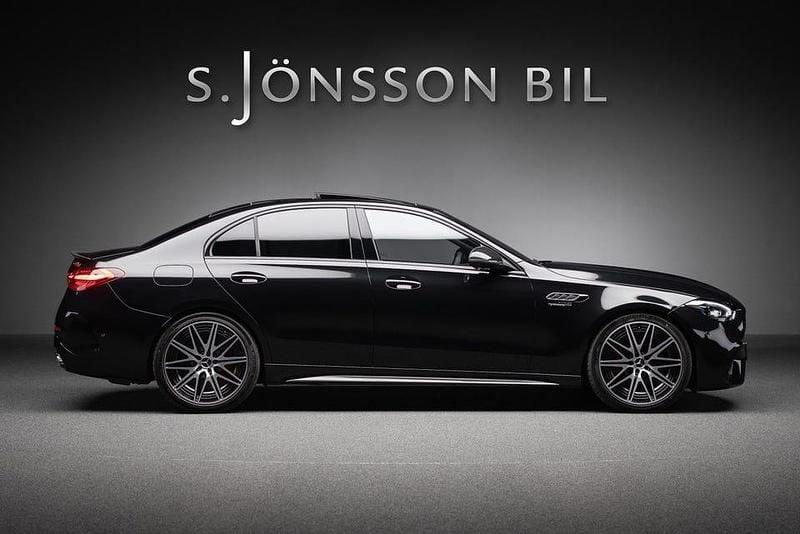 Obsidiansvart metallic Begagnad 2024 Mercedes C63 AMG AMG Sedan | 919 000 kr - Bild 1/4