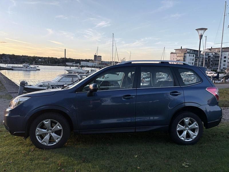 Blå Begagnad 2013 Subaru Forester SUV | 147 000 kr (Bra pris) - Bild 1/4