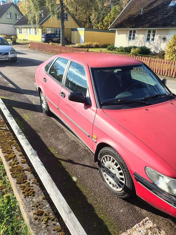 Begagnad 1997 Saab 900 Halvkombi | 20 000 kr - Bild 1/4