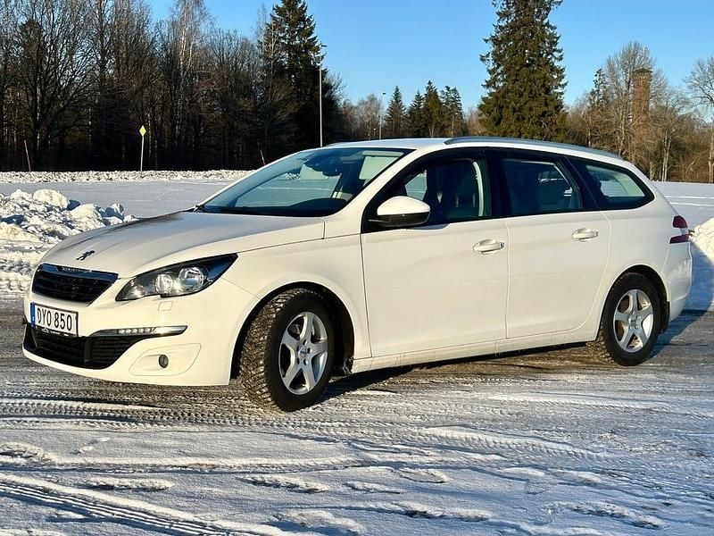 Begagnad Peugeot 308 SW 120 HK (88 kW) 2015 Kombi