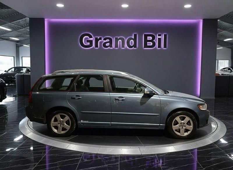 Begagnad Volvo V50 Summum 180 HK (132 kW) 2010 Blå Kombi