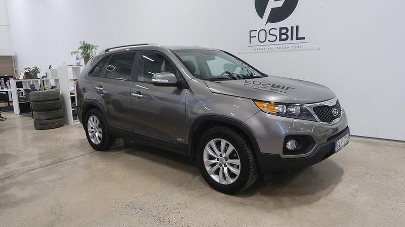 Grå Begagnad 2011 Kia Sorento EX SUV | 99 900 kr (Marknadspris) - Bild 1/3