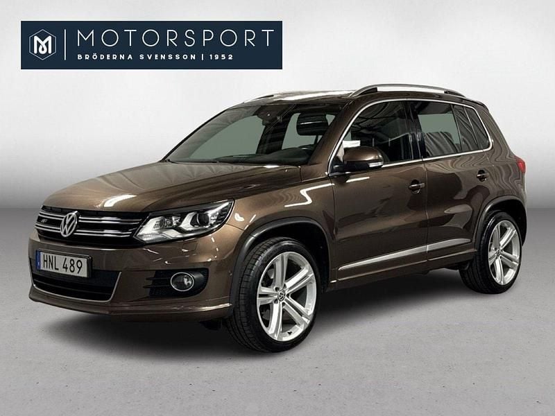 Brun Begagnad 2014 VW Tiguan R-line SUV | 219 900 kr - Bild 1/3