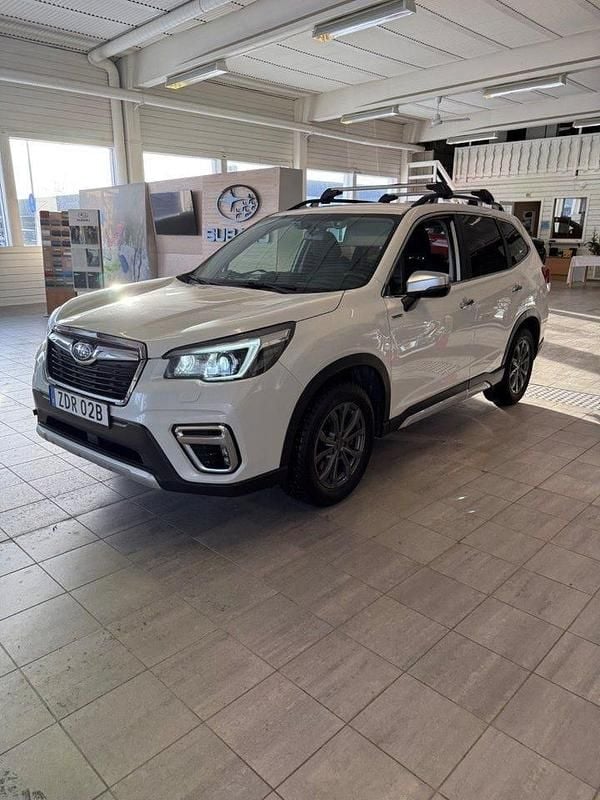 Begagnad Subaru Forester Active 150 HK (110 kW) 2019 Vit SUV