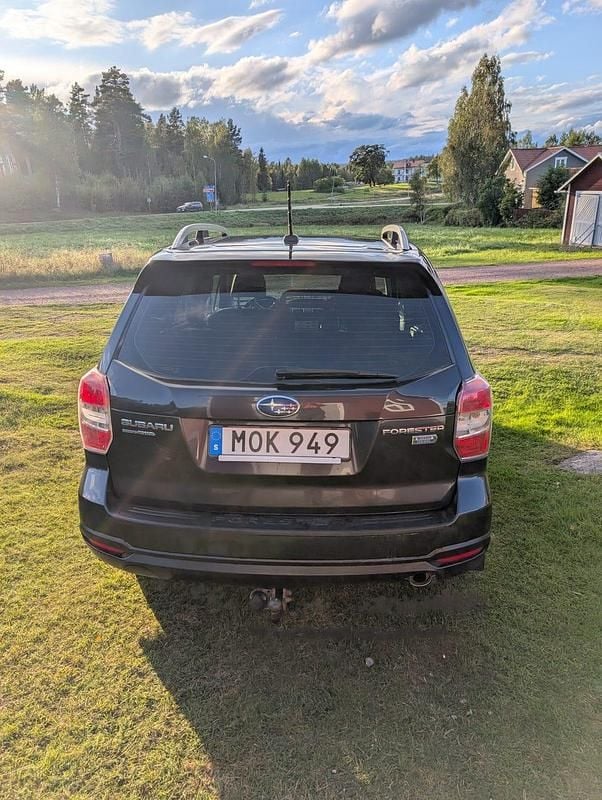 Begagnad Subaru Forester 147 HK (108 kW) 2015 Grå metallic SUV
