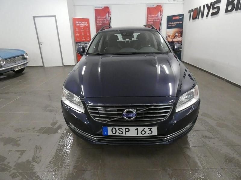 Begagnad Volvo V70 Momentum 181 HK (133 kW) 2015 Blå Kombi