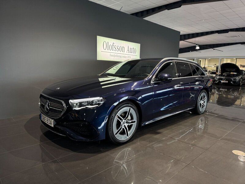 Mörkblå Begagnad 2023 Mercedes E220 Advanced Plus Kombi | 619 000 kr - Bild 1/4