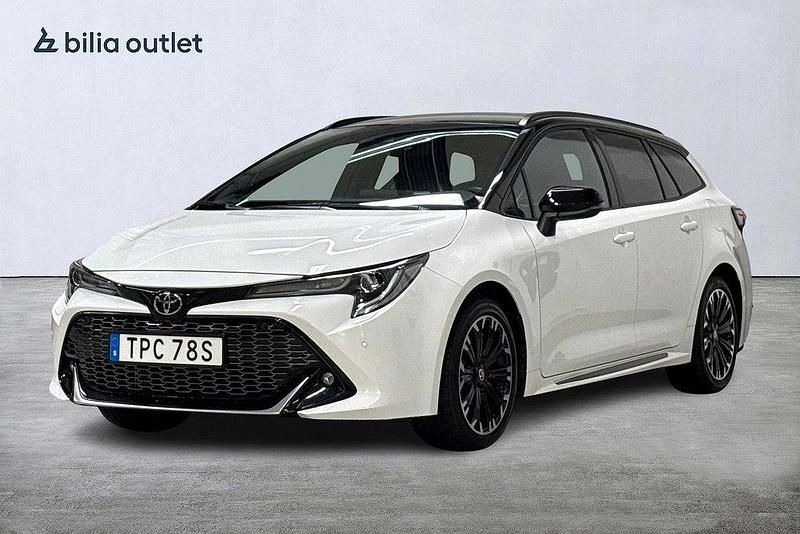 Vit Begagnad 2022 Toyota Corolla Sport Kombi | 294 900 kr (Marknadspris) - Bild 1/3