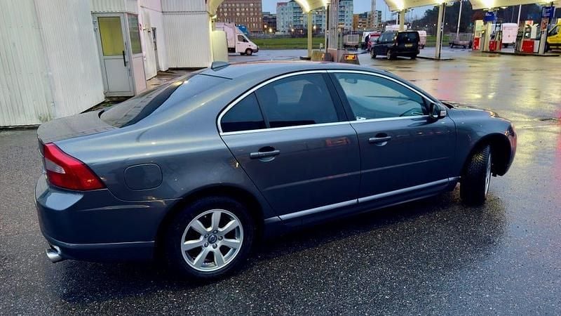Begagnad Volvo S80 Summum 238 HK (175 kW) 2007 Gray metallic Sedan