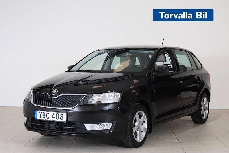 Svart Begagnad 2015 Skoda Rapid Halvkombi | 104 700 kr (Marknadspris) - Bild 1/4