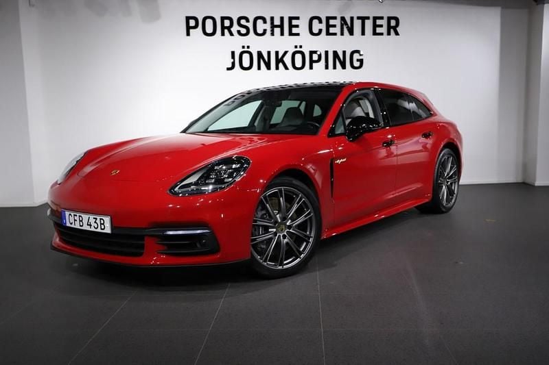 Röd (red) Begagnad 2019 Porsche Panamera Sport Turismo Sedan | 725 000 kr - Bild 1/4