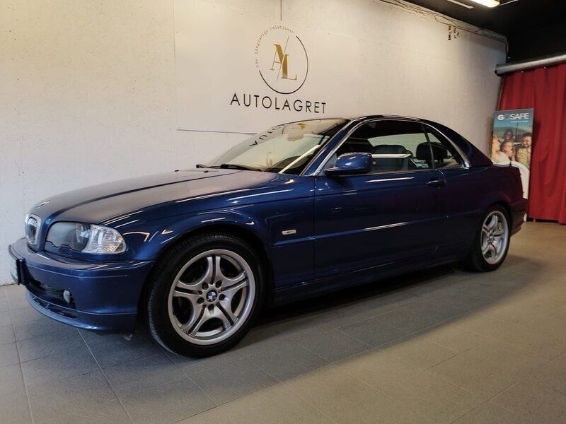 Blå Begagnad 2000 BMW 323 Cabriolet M Sport Cab | 79 900 kr (Marknadspris) - Bild 1/4