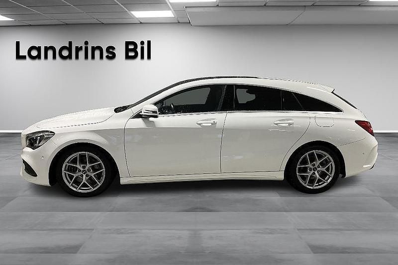 Begagnad Mercedes CLA220 Shooting Brake AMG 177 HK (130 kW) 2018 Vit Kombi