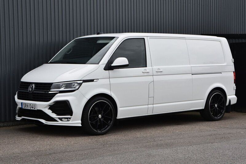 Vit Begagnad 2024 VW T6.1 R Van | 589 900 kr - Bild 1/4