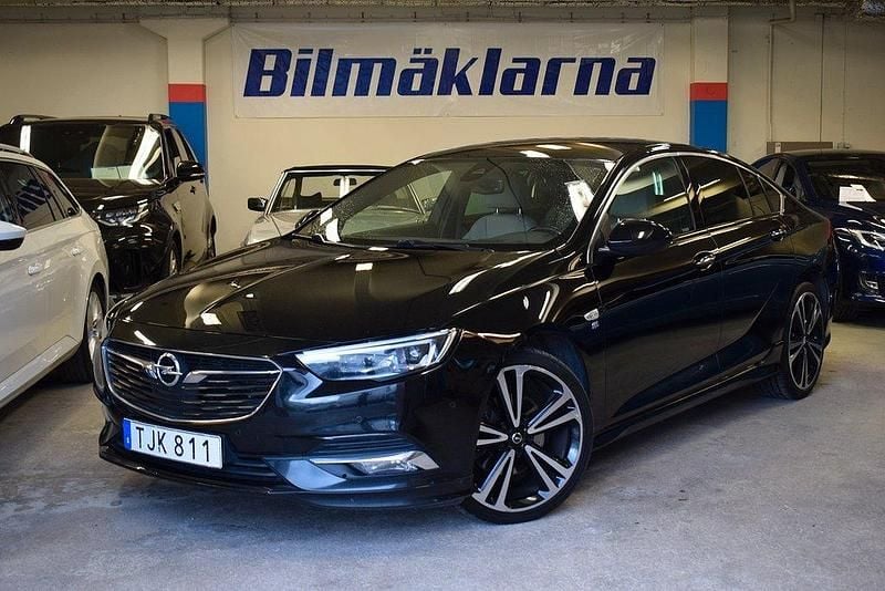 Svart Begagnad 2018 Opel Insignia Business Halvkombi | 164 900 kr (Lite dyr) - Bild 1/4