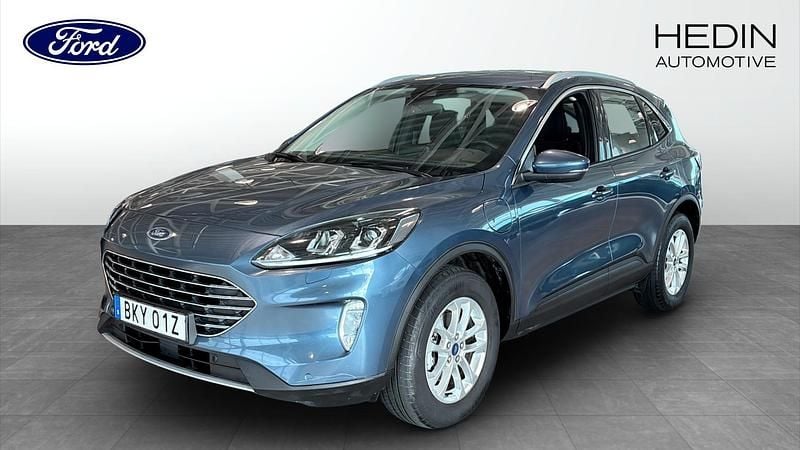 Blå (blue) Begagnad 2022 Ford Kuga Titanium SUV | 259 900 kr (Marknadspris) - Bild 1/4