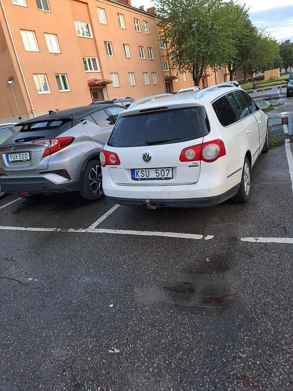 Begagnad 2010 VW Passat Cab | 49 000 kr - Bild 1/4