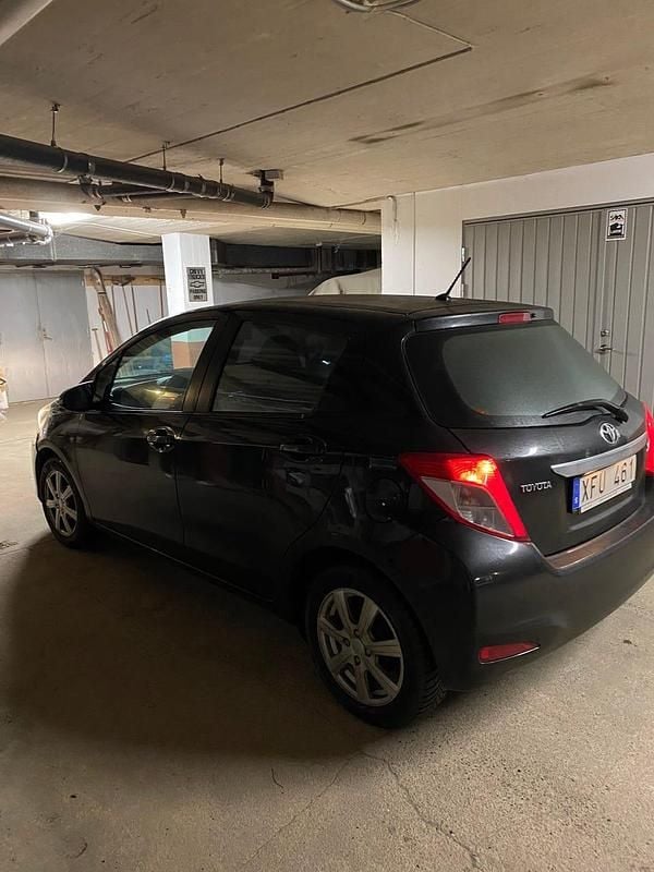 Begagnad Toyota Yaris 99 HK (72 kW) 2013 Halvkombi