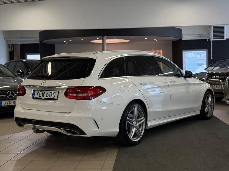 Begagnad Mercedes C220 AMG line 170 HK (125 kW) 2017 Vit Kombi