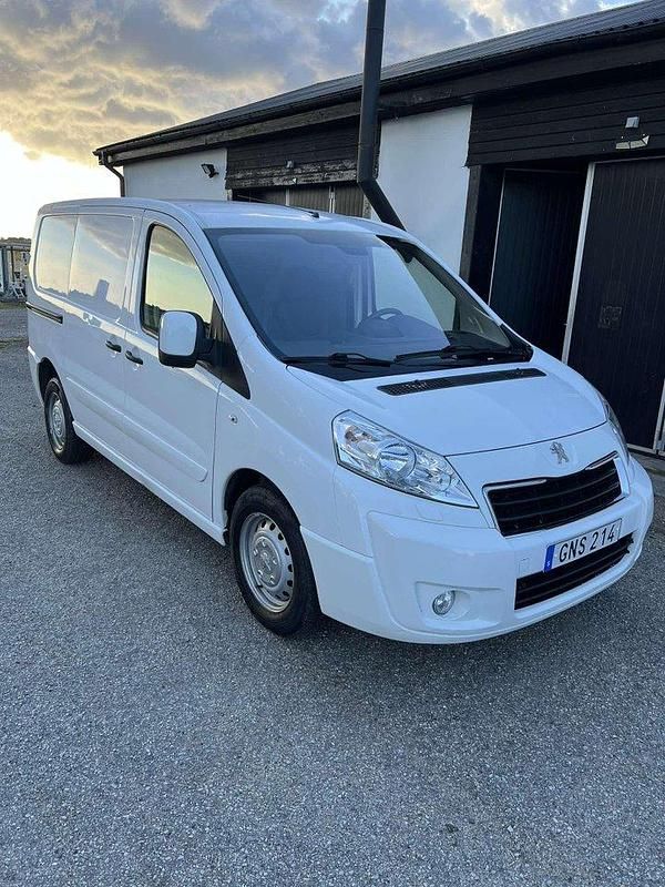 Vit Begagnad 2015 Peugeot Expert Van | 80 000 kr (Lite dyr) - Bild 1/4