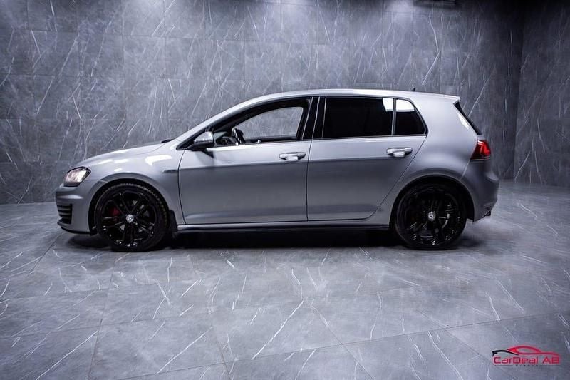 Begagnad VW Golf VII Sound 184 HK (135 kW) 2017 Silver Halvkombi