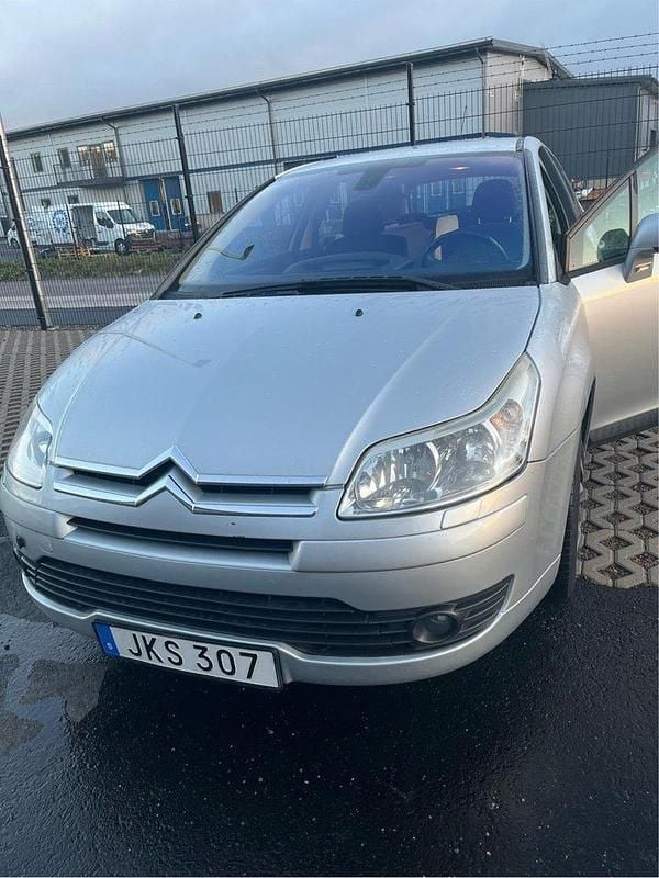 Silver Begagnad 2008 Citroën C4 Halvkombi | 19 500 kr (Bra pris) - Bild 1/4