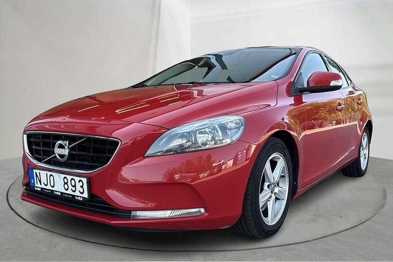 Röd Begagnad 2014 Volvo V40 Kinetic Kombi | 98 000 kr (Marknadspris) - Bild 1/4