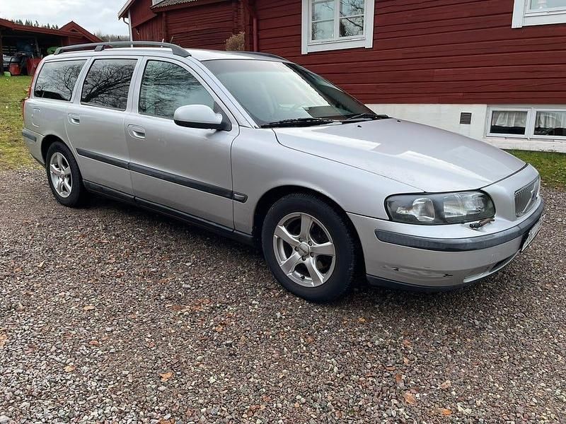 Begagnad 2002 Volvo V70 Kombi | 15 000 kr (Bra pris) - Bild 1/4