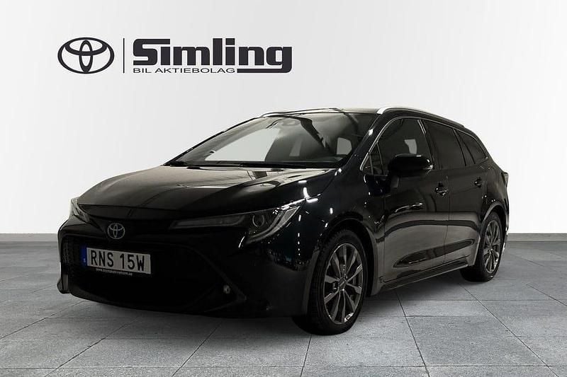 Svart Begagnad 2022 Toyota Corolla Style Kombi | 279 900 kr (Marknadspris) - Bild 1/3