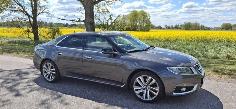 Grå Begagnad 2010 Saab 9-5 Aero Sedan | 200 000 kr (Lite dyr) - Bild 1/4