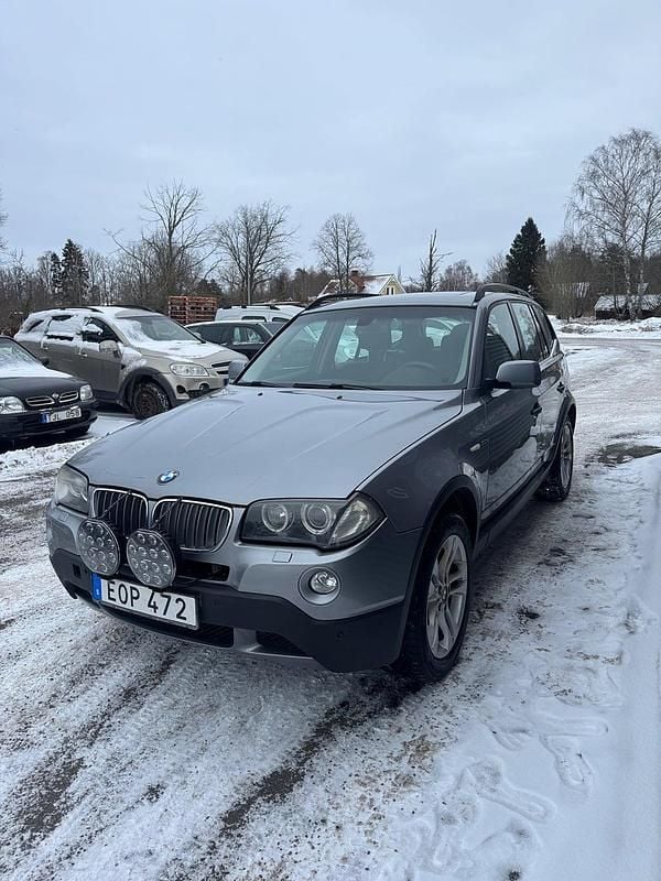 Begagnad BMW X3 218 HK (160 kW) 2007 Grå SUV