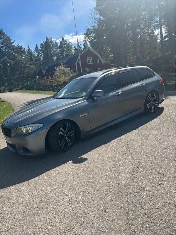 Grå Begagnad 2011 BMW 525 M Sport Kombi | 140 000 kr (Lite dyr) - Bild 1/4