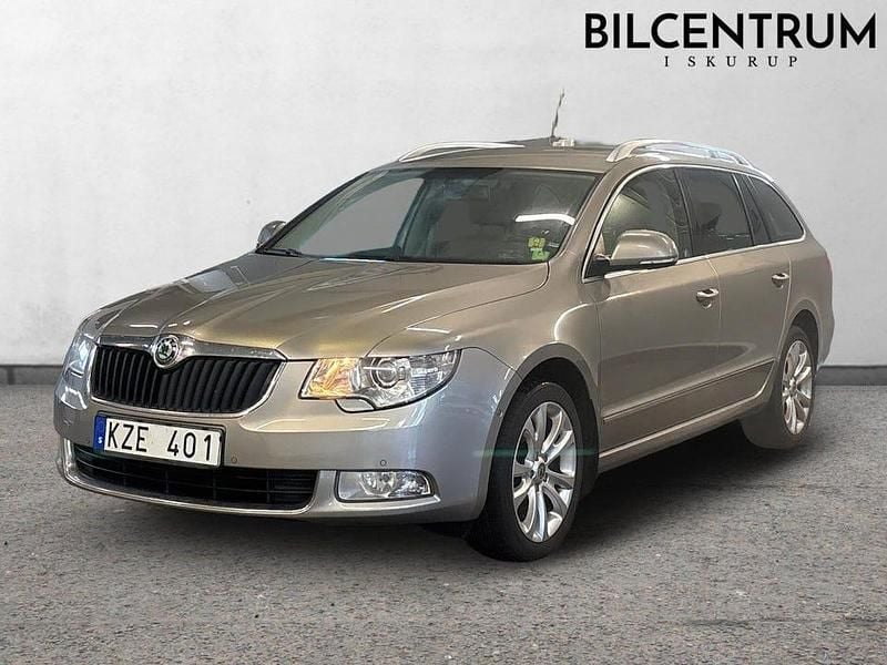Brun Begagnad 2011 Skoda Superb Elegance Kombi | 49 900 kr (Marknadspris) - Bild 1/4