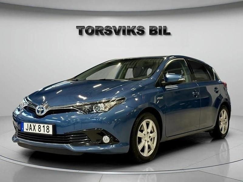 Begagnad Toyota Auris Hybrid Active 136 HK (100 kW) 2016 Blåmet Halvkombi