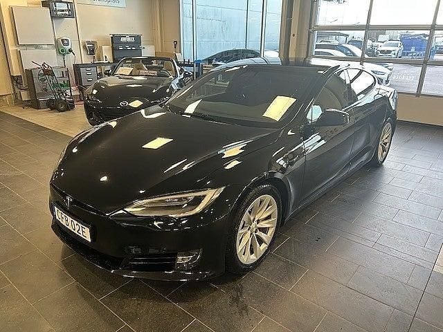 Begagnad Tesla Model S 560 kW (762 HK) 2019 Svart Halvkombi