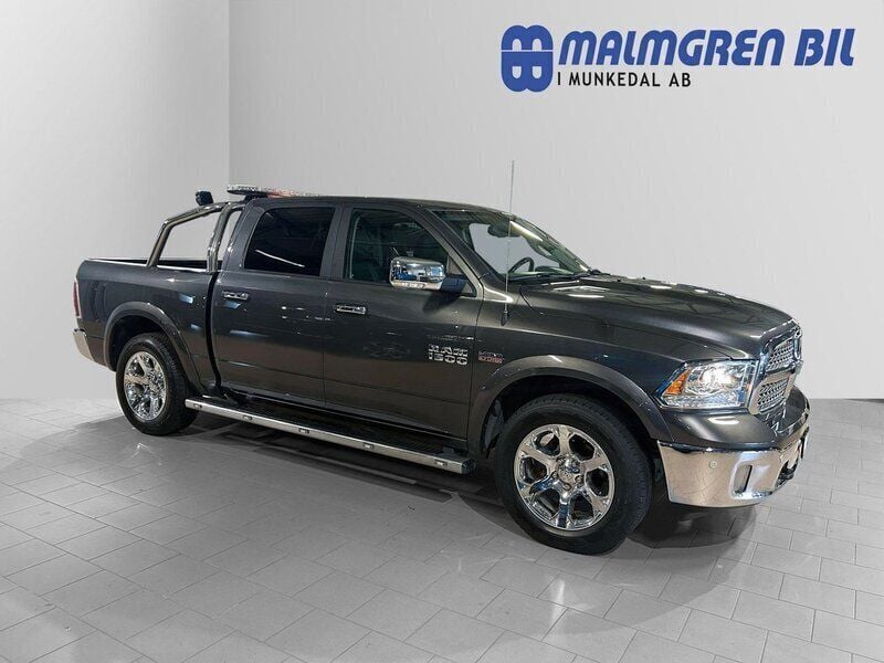 Mörkgrå (gråmetallic) Begagnad 2019 Dodge Ram Pickup | 398 750 kr - Bild 1/4
