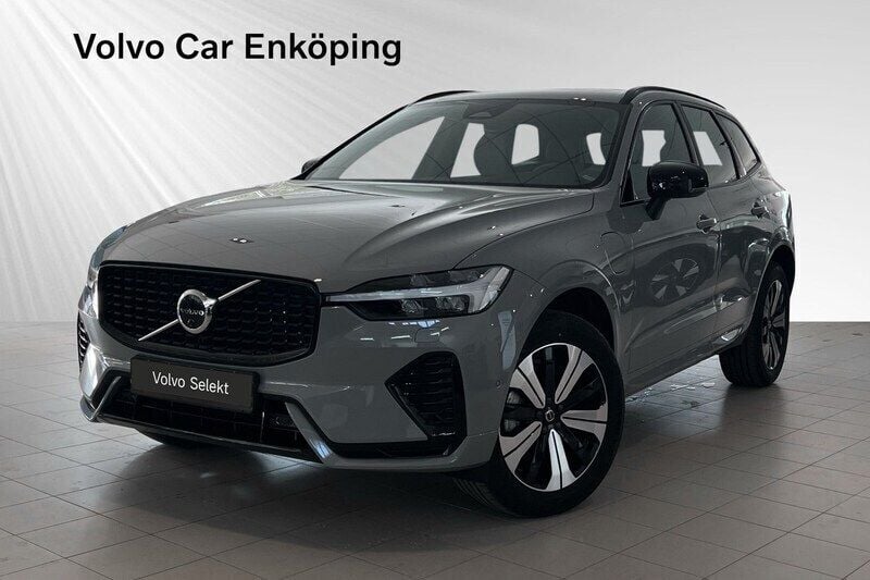 Grå Begagnad 2024 Volvo XC60 Plus SUV | 559 900 kr (Marknadspris) - Bild 1/3