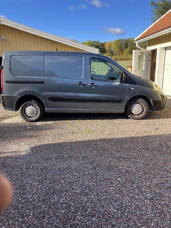 Grå Begagnad 2012 Citroën Jumpy Minibuss | 45 500 kr (Bra pris) - Bild 1/4