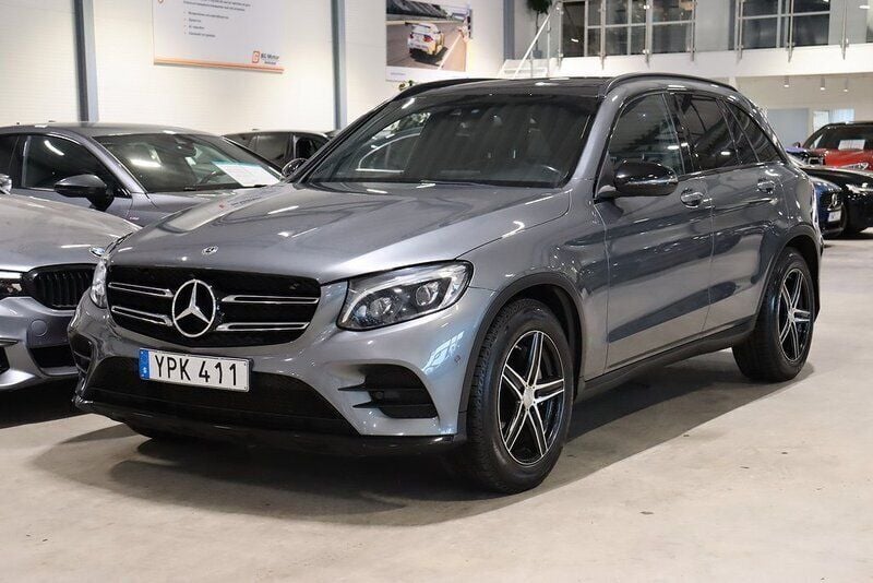 Grå (selenite grey metallic) Begagnad 2017 Mercedes GLC350 AMG SUV | 299 900 kr (Marknadspris) - Bild 1/4