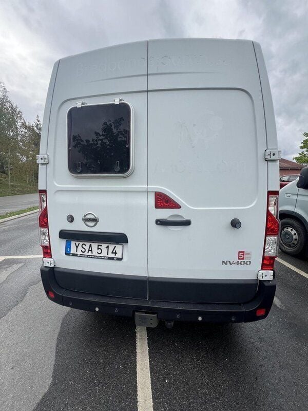 Vit Begagnad 2018 Nissan NV400 Van | 200 000 kr (Bra pris) - Bild 1/4