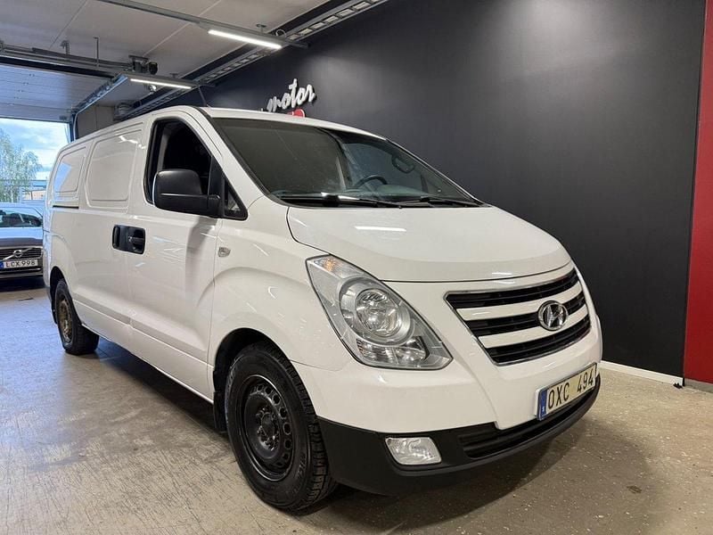 Vit Begagnad 2013 Hyundai H-1 Minibuss | 79 900 kr (Lite dyr) - Bild 1/4