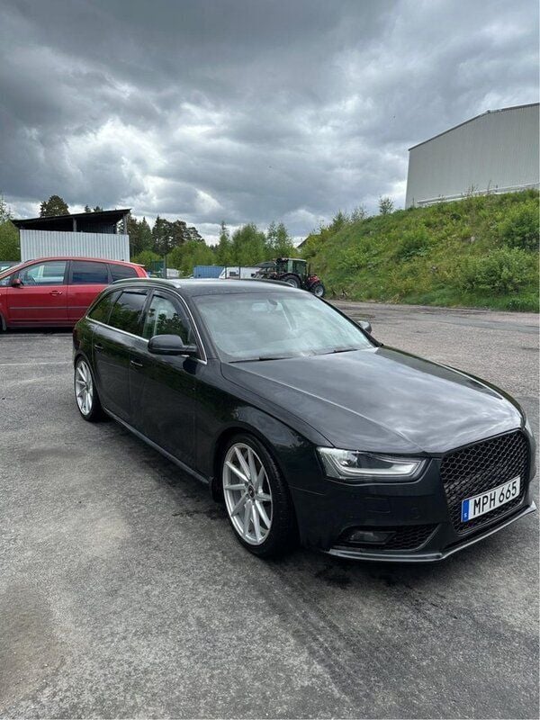 Svart Begagnad 2013 Audi A4 Kombi | 80 000 kr (Bra pris) - Bild 1/4