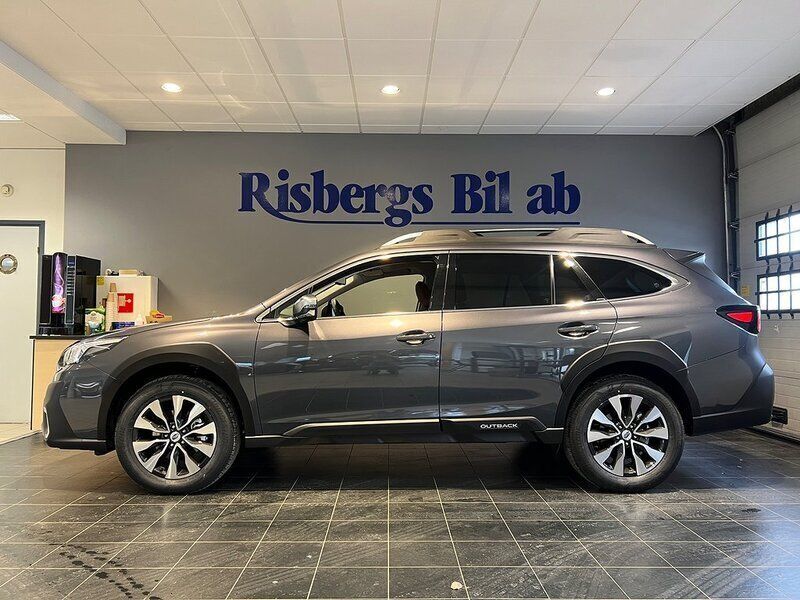 Grå Ny 2025 Subaru Outback SUV | 499 900 kr - Bild 1/4