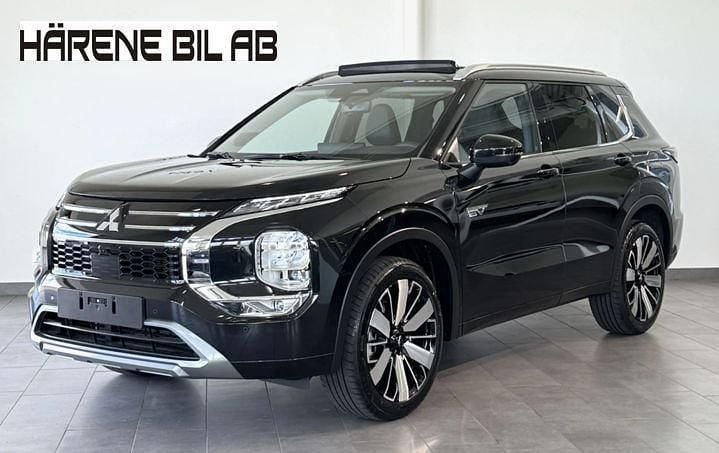 Svart (black diamond) Ny 2025 Mitsubishi Outlander P-HEV Instyle SUV | 620 800 kr (Dyr) - Bild 1/1