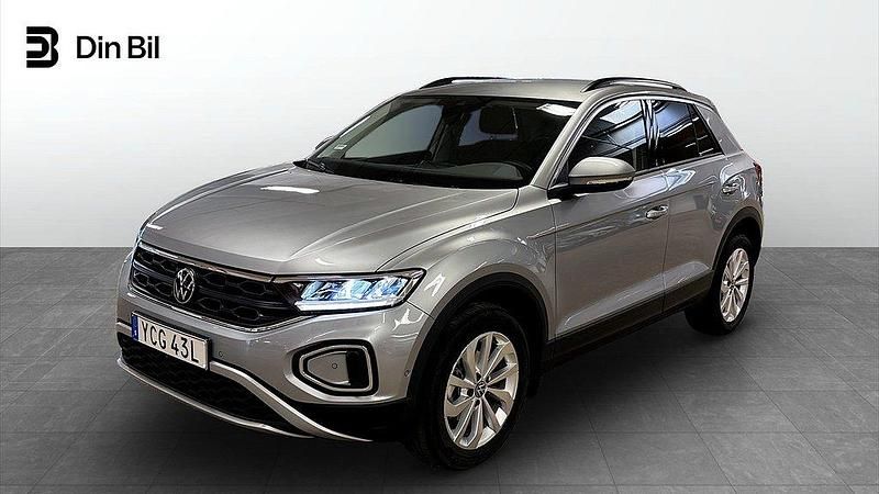 Silver (pyrit silver metallic) Begagnad 2024 VW T-Roc Edition SUV | 314 900 kr (Lite dyr) - Bild 1/4