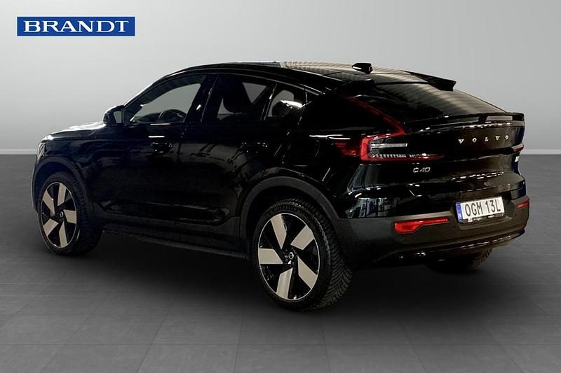 Begagnad Volvo C40 299 kW (407 HK) 2023 Svart SUV