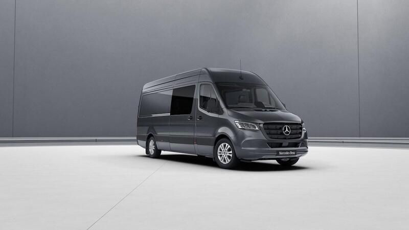 Grå Ny 2024 Mercedes Sprinter Van | 649 900 kr - Bild 1/4